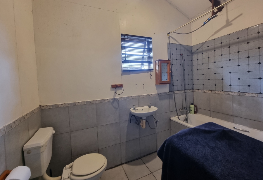6 Bedroom Property for Sale in Dana Bay Western Cape